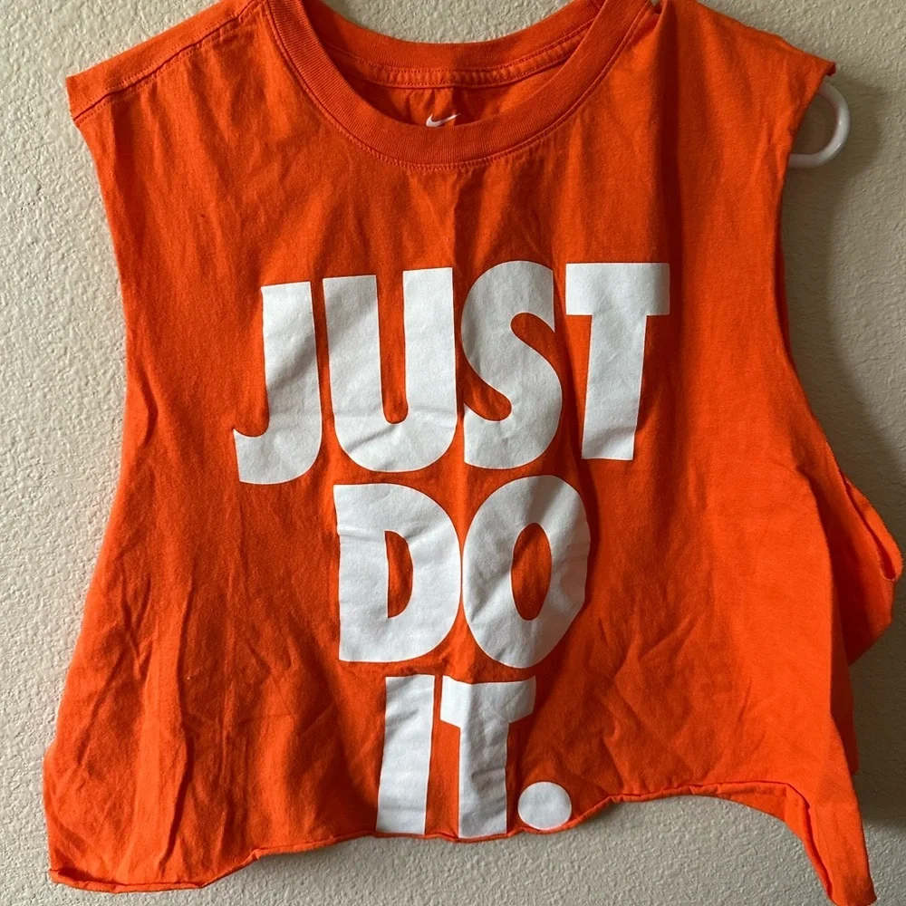 Nike womenOrange 'Just Do It.' Sleeveless Top size L/ NWOT B175